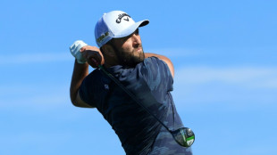 Nine-under Horschel grabs early lead at Torrey Pines