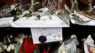 Hommage à Roubaix après la mort de trois policiers dans un violent accident