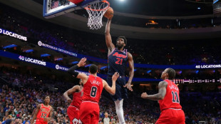 NBA: Embiid tout-puissant guide les Sixers contre les Bulls