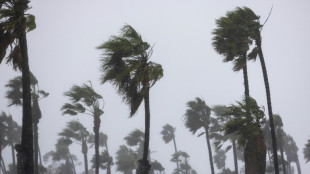 Tres muertos, inundaciones y masivos cortes de electricidad por tormenta en California