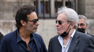 Alain Delon n'a pas perdu sa lucidité, d'après son avocat