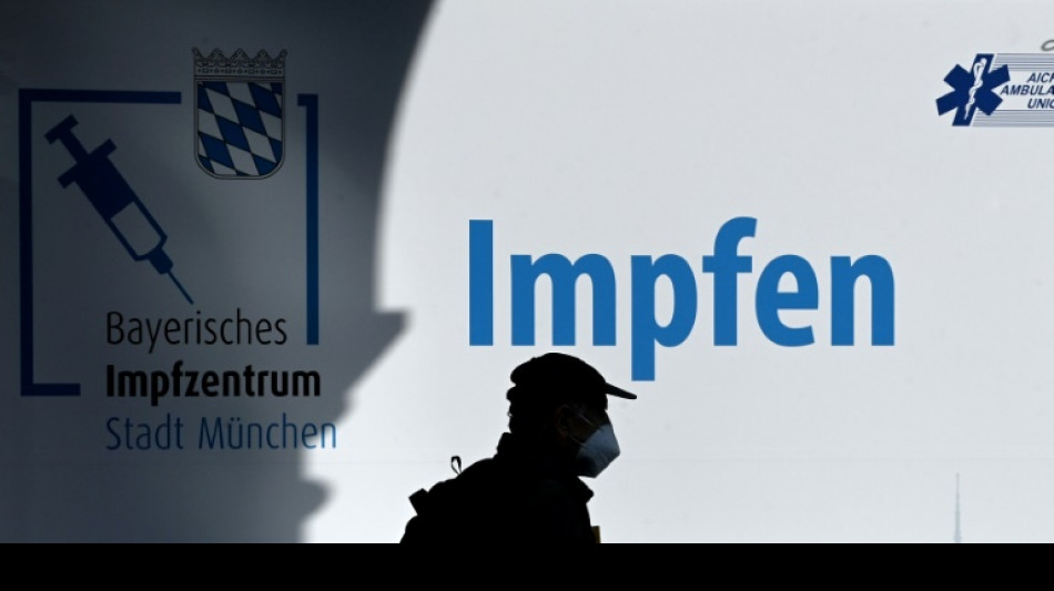 Bundesweite Sieben-Tage-Inzidenz auf 1426,0 gestiegen