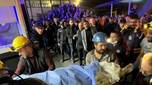 Explosion dans une mine en Turquie: 28 morts, des dizaines d'ouvriers piégés sous terre