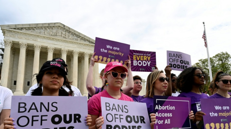 La Cour suprême américaine maintient temporairement l'accès à la pilule abortive