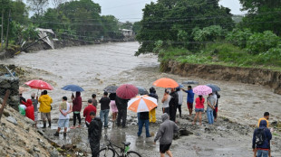 Sara perde força e vira depressão tropical após deixar um morto e milhares de afetados em Honduras