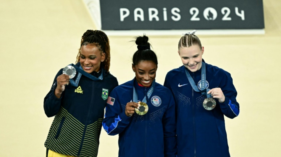 Rebeca é prata em dia de bronze no judô e no boxe; Brasil vai às semis do futebol feminino