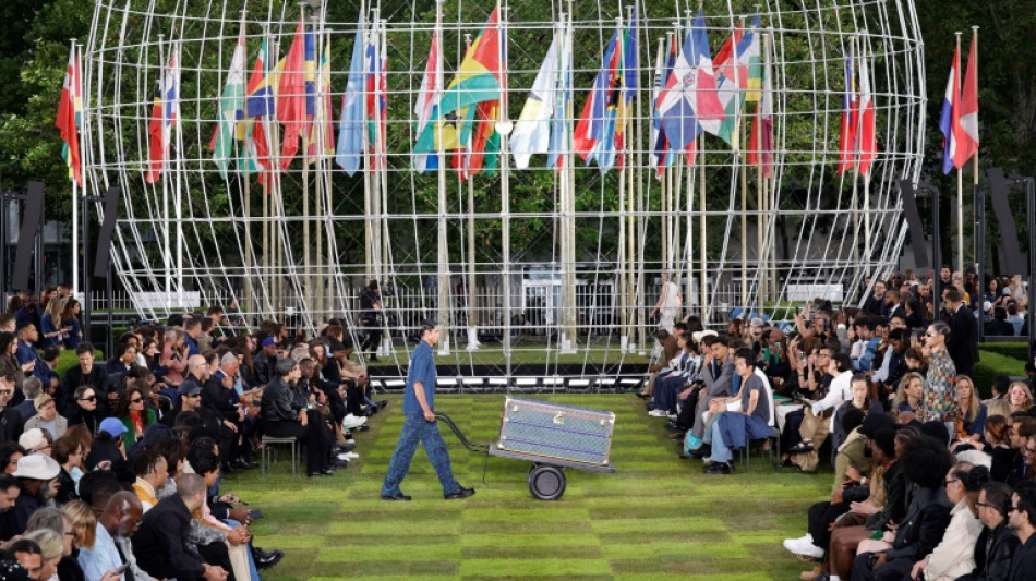 Louis Vuitton celebra la diversidad con un desfile de resonancias políticas en París