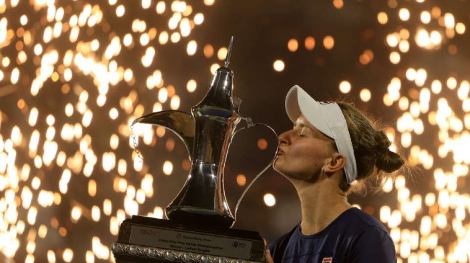 Krejcikova sorprende a Swiatek y conquista el torneo de Dubái