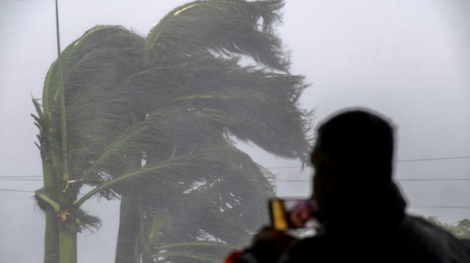 Ian, "extremadamente peligroso", sacude Florida como huracán de categoría 4