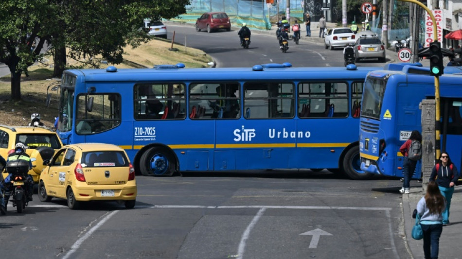 Caos no trânsito de Bogotá devido a protestos contra aumento do diesel