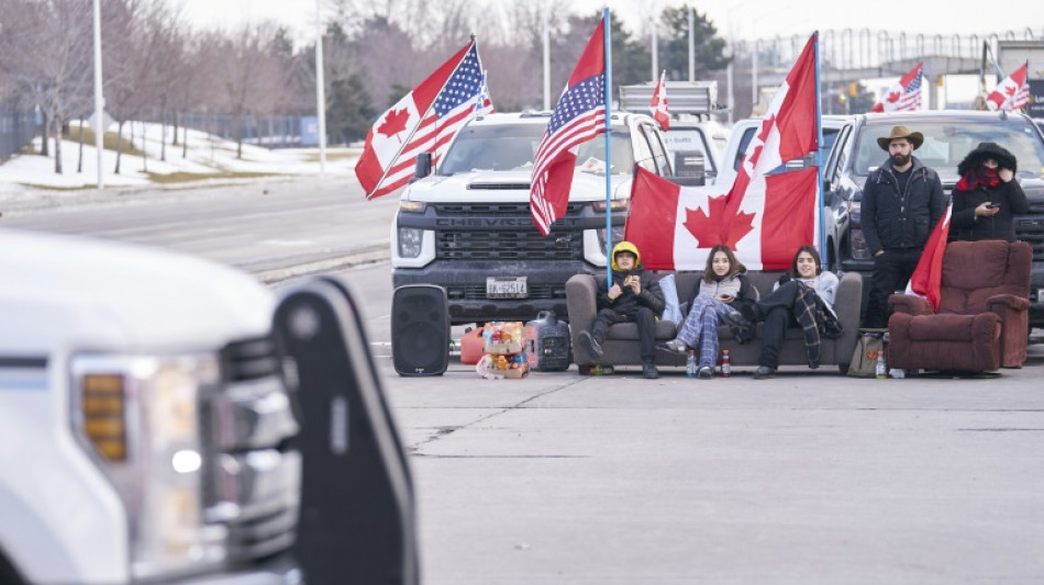 Erste Autofabriken in Nordamerika verringern wegen Trucker-Protesten Produktion