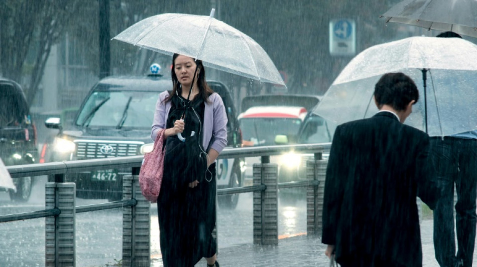 Weakening Shanshan rains still disrupting transport in Japan