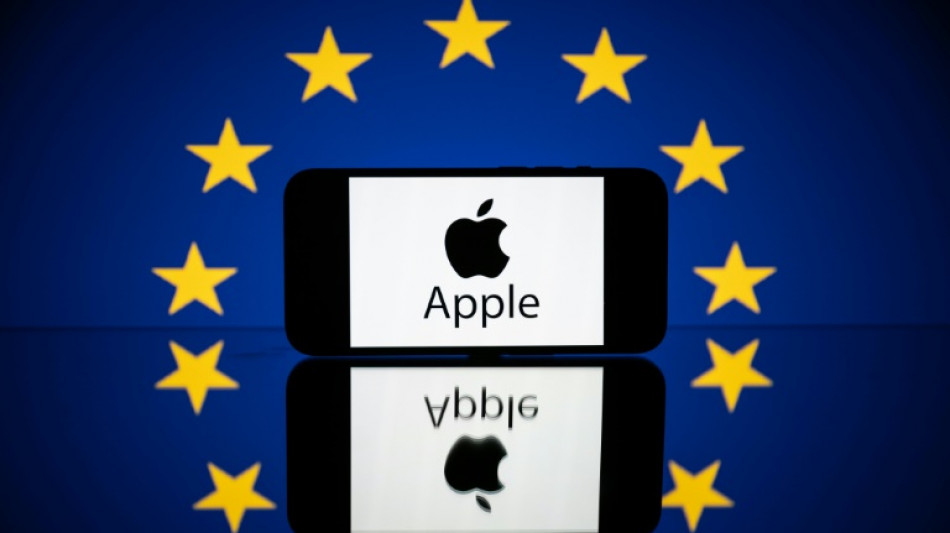 La UE acepta plan de Apple para abrir a la competencia uso de iPhone en pagos sin contacto