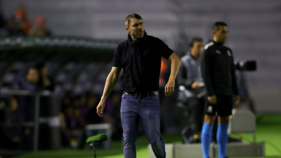 Internacional de Porto Alegre anuncia la salida del técnico argentino 'Chacho' Coudet