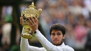 Carlos Alcaraz bate Novak Djokovic e é campeão de Wimbledon