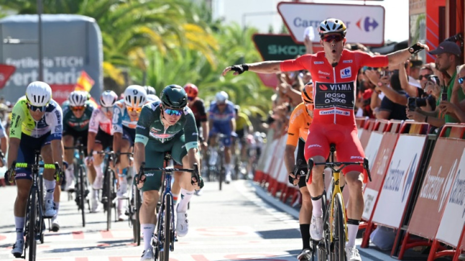 Van Aert holds off Groves to claim Vuelta stage three win