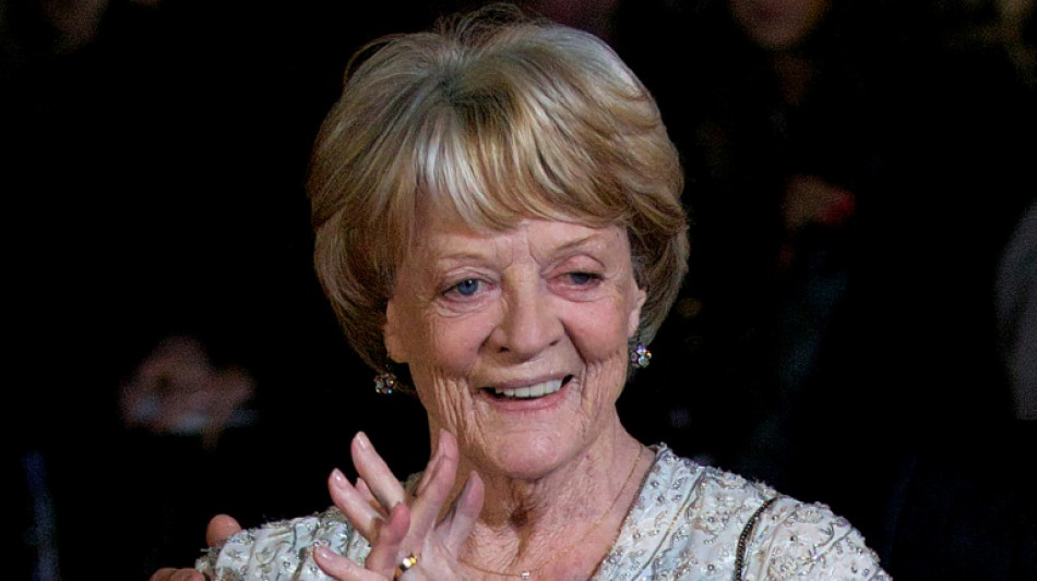 'National treasure' Maggie Smith dies aged 89