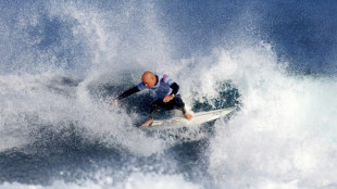 Lenda do surf Kelly Slater indica que sua aposentadoria está próxima