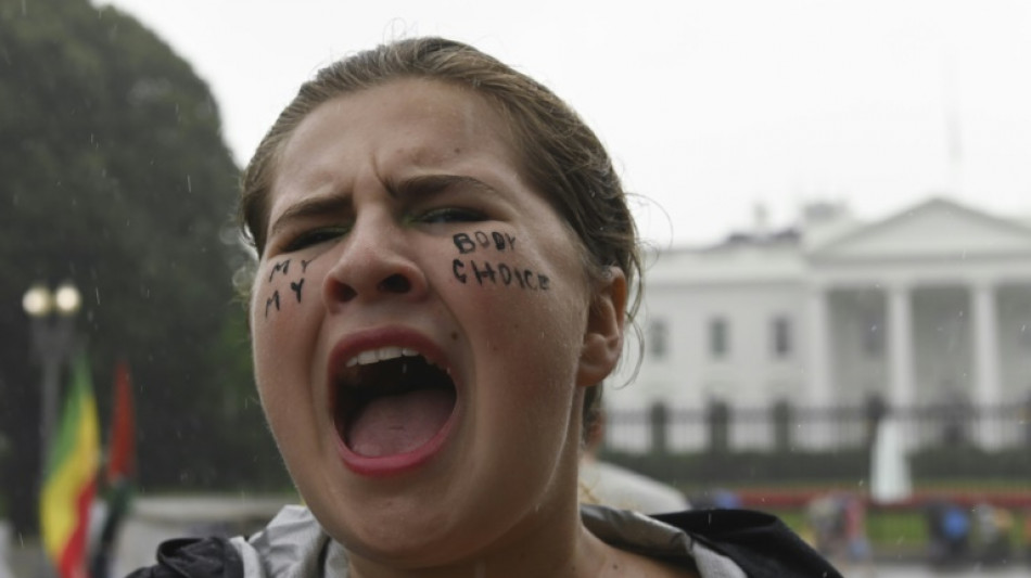 Devant la Maison Blanche, une manifestation demande à Biden de défendre plus vigoureusement le droit à l'IVG