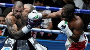 Mayweather dominates Gotti in Mexico City exhibition fight