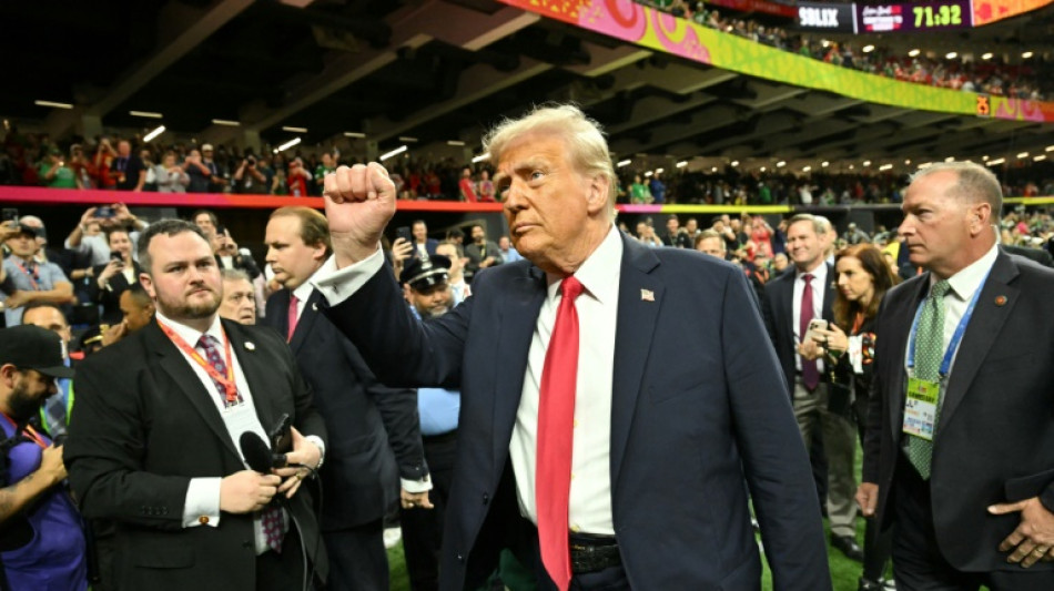 Trump se burla de Taylor Swift tras abucheos en el Super Bowl 
