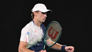 De Minaur encerra aventura de Alex Michelsen e vai às quartas do Aberto da Austrália