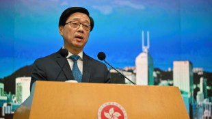 Le dirigeant de Hong Kong promet "la peur" à des militants pro-démocratie recherchés