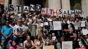 Literature world holds New York rally for Rushdie