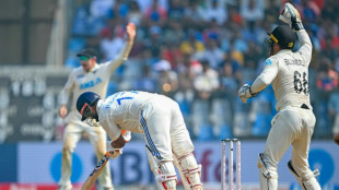 New Zealand lead by 143 as spin rules in seesaw third India Test