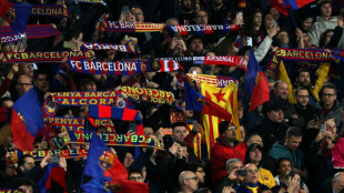 Uefa sanciona Barcelona por "comportamento racista" de torcedores