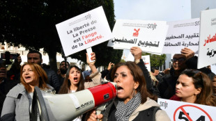 Tunisie: des journalistes dénoncent "l'intimidation" du pouvoir