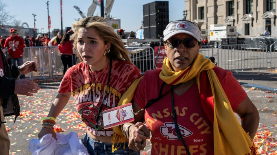 Un muerto y más de 20 heridos en tiroteo en el desfile del Super Bowl en EEUU