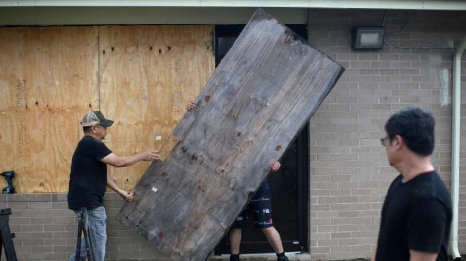 El huracán Beryl entra en Texas causando fuertes lluvias, marejadas y cortes de energía