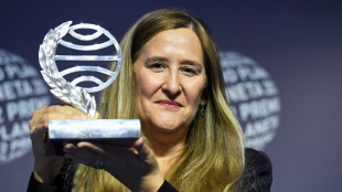 La española Luz Gabás gana el Premio Planeta de novela 2022