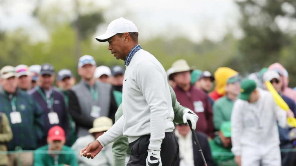 Woods's challenge fades, Scheffler in command at Masters