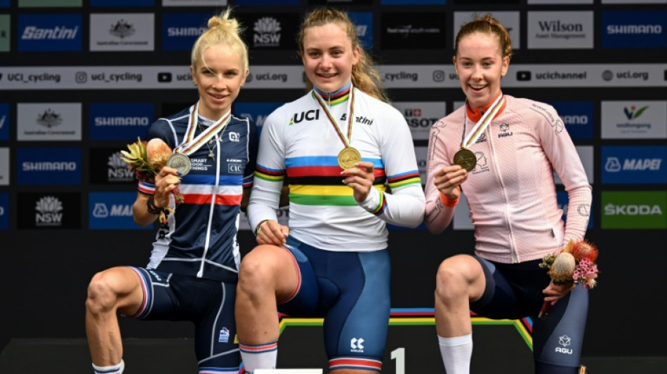 La británica Backstedt gana la prueba en ruta junior del mundial de ciclismo