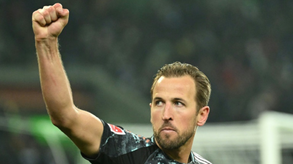 Penalty king Kane sends Bayern past Gladbach