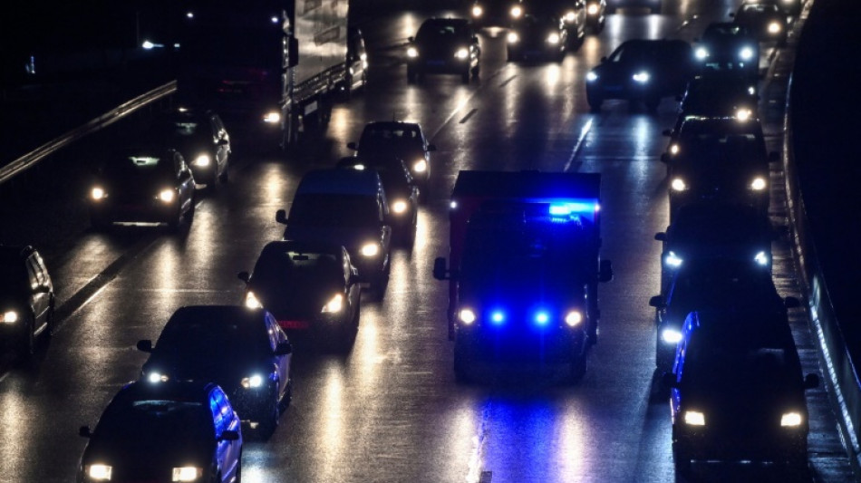 Rollerfahrer auf Autobahn in Niedersachsen von Lastwagen überrollt und getötet 