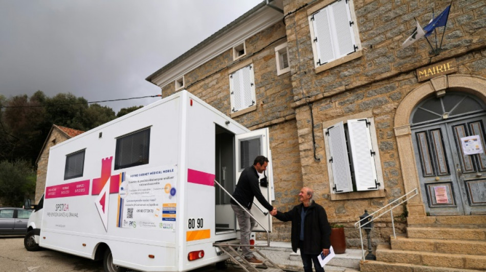 Dans un village corse, le Médicobus vient soigner au plus près