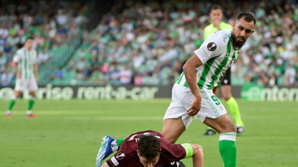 Betis sofre, mas vence modesto Villanovense (2-1) e avança na Copa do Rei