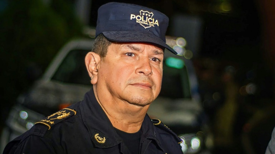 Corpo do chefe de polícia de El Salvador é resgatado após acidente de helicóptero