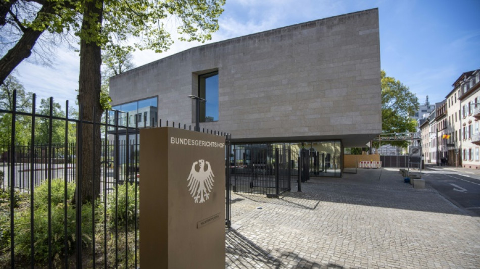 Umstrittene Symbole an Polizisten-Uniform - Berichterstattung mit Foto ist erlaubt