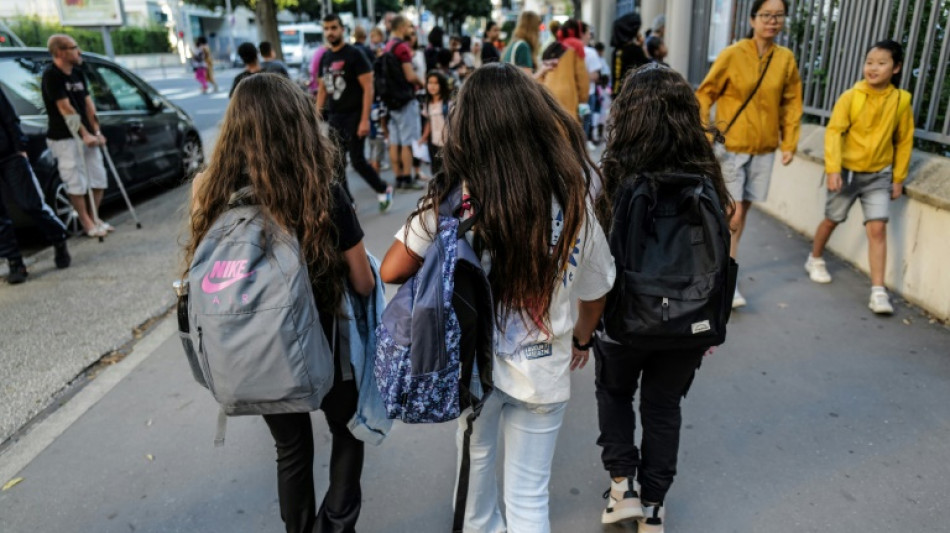 Abayas, pénuries d'enseignants: l'année scolaire a démarré pour 12 millions d'élèves