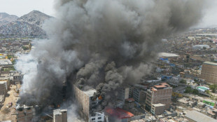 Pérou: vaste incendie dans le centre historique de Lima