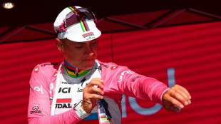 Evenepoel se hace con la maglia rosa en la primera etapa del Giro