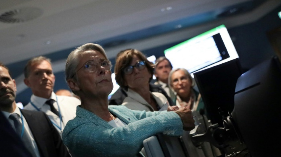 Hôpital: le gouvernement fait un geste pour les soignants qui travaillent nuit et dimanche