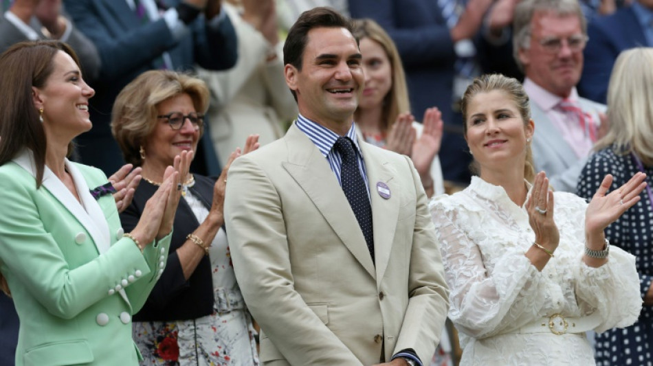 Wimbledon recibe a lo grande a la leyenda Roger Federer