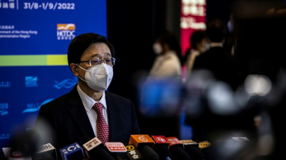 Líder de Hong Kong cancela viaje a China por brote del coronavirus