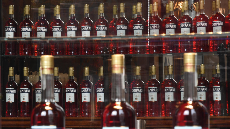 Campari giù in Borsa (-3%), rischia 1 miliardo di tasse