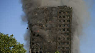 Damnificados siguen esperando justicia cinco años después de gran incendio de vivendas sociales en Londres